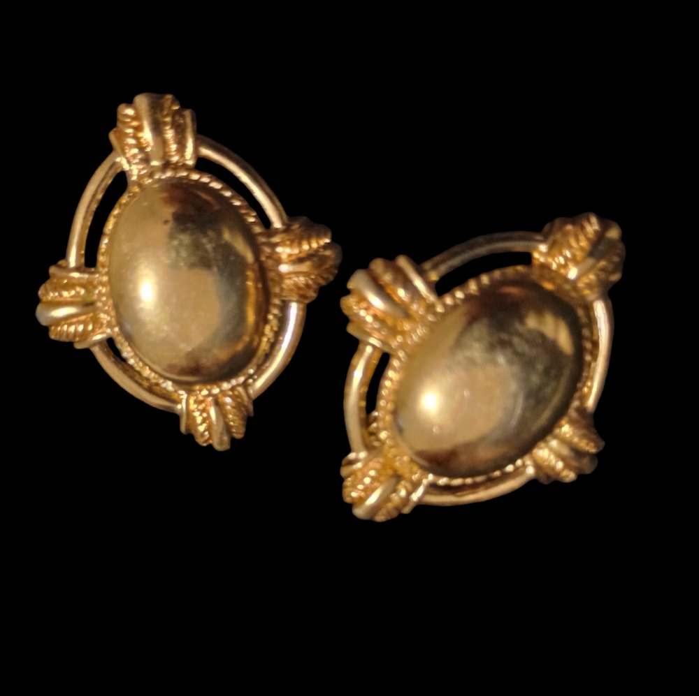 Vintage Monet gold tone clip on earrings